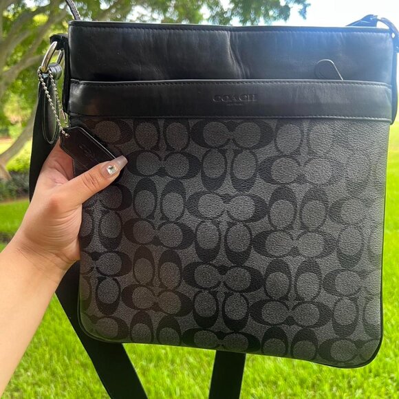Coach Black Messenger Bag Unisex, Good Condition. - Picture 1 of 3